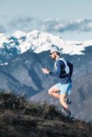 montanha corrida dentro a italiano Alpes foto