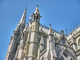 velho católico catedral construção dentro Irlanda. cristão igreja, antigo gótico arquitetura foto