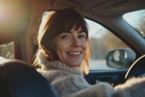 ai gerado sorridente mulher desfrutando uma ensolarado carro passeio foto