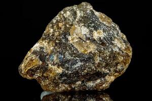 macro mineral pedra labradorita em uma Preto fundo foto