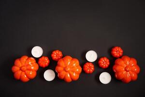 dia das Bruxas fundo, laranja decorativo plástico abóbora Preto papel Ação de graças cumprimento cartão foto