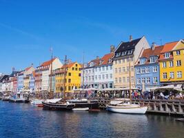 colorida construção às Nova York, copenhague, Dinamarca. foto