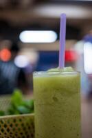 delicioso e nutritivo saudável kiwi batido verão receita foto