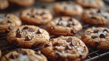 ai gerado chocolate lasca biscoitos resfriamento em uma resfriamento prateleira foto