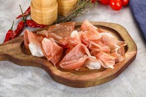 espanhol curado carne de porco carne - jamon foto