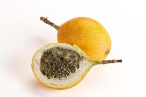 amarelo granadilla com cortar metade foto