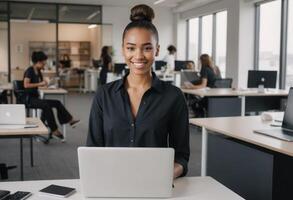 ai gerado africano americano mulher dentro escritório, confiante postura às escrivaninha. com poder e profissional ambiente. foto