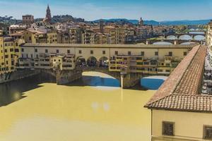 ponte ponte vecchio em florença, itália foto