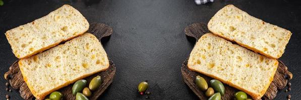 receita de pão talian ciabatta fresco foto