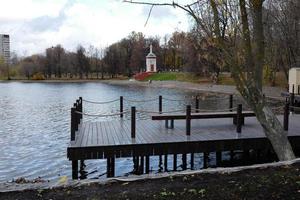 grande lagoa golovinsky da propriedade de mikhalkovo em Moscou, outubro de 2017. foto