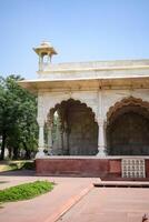 arquitetônico detalhes do lal qila - vermelho forte situado dentro velho Délhi, Índia, Visão dentro Délhi vermelho forte a famoso indiano marcos foto