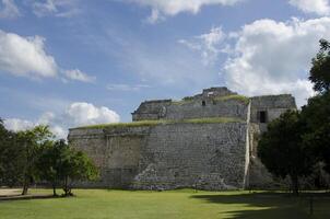 a convento construção às chichen itza, maravilha do a mundo foto