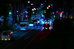 uma noite miniatura tráfego geléia dentro Tóquio foto