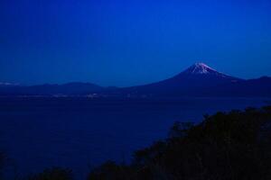 uma alvorecer panorama do mt Fuji perto suruga costa dentro shizuoka foto