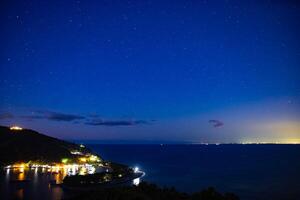 uma alvorecer panorâmico porta às a país lado dentro shizuoka Largo tiro foto