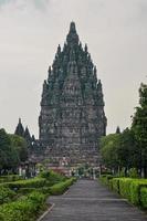 Prambanan temple yogyakarta indonesia retrato bacground foto