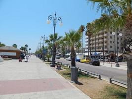 larnaca, chipre - 25 de julho de 2015, turismo na cidade e no resort foto