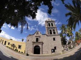Loreto velho missão em ensolarado dia Baja Califórnia sur México foto