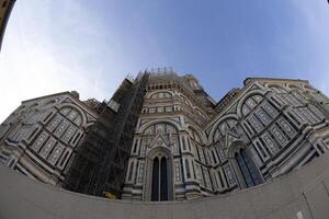 olho de peixe incomum Visão catedral santa maria dei Fiori, Brunelleschi cúpula e giotto torre dentro Florença Itália foto