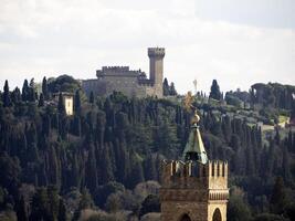 Florença aéreo Visão paisagem urbana a partir de giotto torre detalhe perto catedral santa maria dei Fiori, Brunelleschi cúpula Itália foto