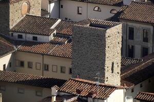 Florença aéreo Visão paisagem urbana a partir de giotto torre detalhe perto catedral santa maria dei Fiori, Brunelleschi cúpula Itália foto