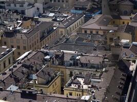 Florença aéreo Visão paisagem urbana a partir de giotto torre detalhe perto catedral santa maria dei Fiori, Brunelleschi cúpula Itália foto