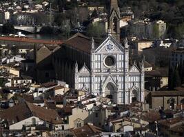 basílica di santa croce Florença aéreo Visão paisagem urbana a partir de giotto torre detalhe perto catedral santa maria dei Fiori, Brunelleschi cúpula Itália foto