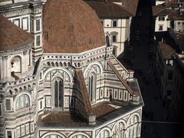 Brunelleschi cúpula aéreo Visão a partir de giotto torre detalhe perto catedral santa maria dei Fiori Itália foto