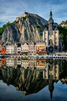 Visão do pitoresco dinant cidade. Bélgica foto