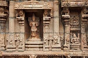 bas relevos dentro hindu têmpora. sri ranganathaswamy têmpora. tiruchirapalli triquia, tamil nadu, Índia foto