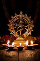 shiva nataraja com diwali luzes foto