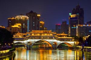 anshun ponte às noite, chengdu, China foto