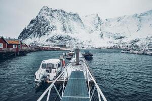 cais com barcos dentro rainha, Noruega foto