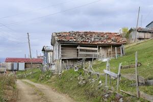 montanha Vila em a karester Yalas platô, Trabzon, Peru foto