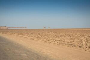 areia dunas do sahara deserto perto ong Jemel dentro Tozeur, Tunísia. foto