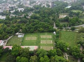 aéreo Visão do verde cidade em 17/09/2023 dentro Lahore Paquistão foto