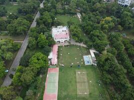 aéreo Visão do verde cidade em 17/09/2023 dentro Lahore Paquistão foto