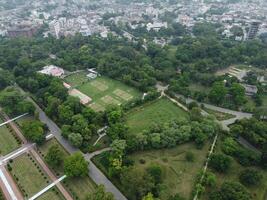 aéreo Visão do Jinah jardim em 17/07/2023 dentro Lahore Paquistão. foto