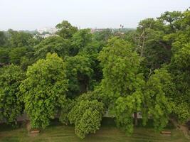 aéreo Visão do Alto maneiras dentro cidade Lahore do Paquistão em 17/07/2023. foto