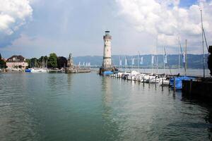 lindau porta com a farol, Lago de Constança, Alemanha foto