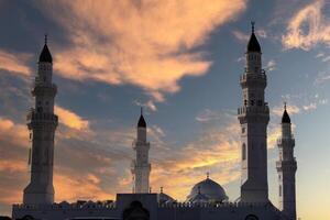 a Quba mesquita é uma mesquita localizado dentro medina, dentro a hejazi região do saudita Arábia, construído dentro a tempo de vida do a islâmico profeta Maomé dentro a 7º século. foto