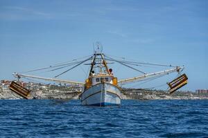 camaroneiro a camarão barco dentro Baja Califórnia sur, México foto