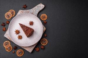 delicioso fresco bolo de queijo bolo ou risadinhas com creme e nozes em uma cerâmico prato foto