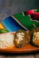 recheado pimentas, típica mexicano Comida. Comida para comemoro cinco de maionese. foto