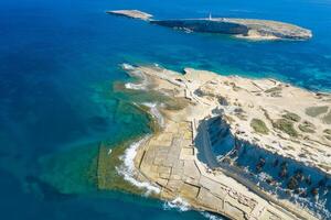 aéreo Visão do sal panelas dentro a ilha do Malta foto