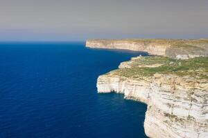 aéreo Visão do sanap falésias. Gozo ilha, Malta foto