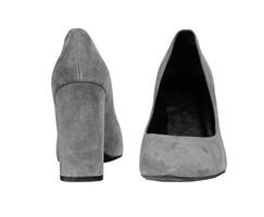 mulheres sapatos par, salto, frente e costas visualizar. veludo camurça cinzento calçados, isolado em branco foto