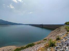 panorama Visão do khundan prakanchon barragem, Nakhon nayok província foto