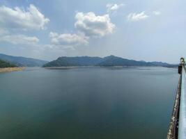 panorama Visão do khundan prakanchon barragem, Nakhon nayok província foto