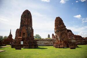 wat Mahathat antigo às histórico parque às Ayutthaya histórico parque, phra Nakhon si Ayutthaya província, Tailândia foto